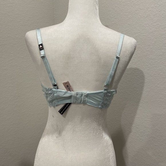 Victoria Secret Lace Bra - Picture 6 of 6